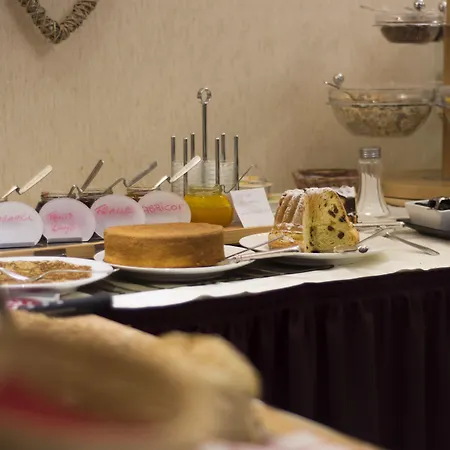 Saint Florent Hotel 2*